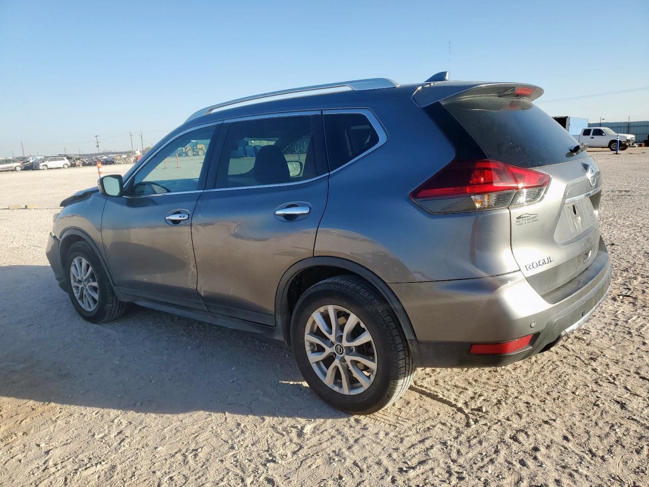 2019 Nissan Rogue - zdjęcie 2