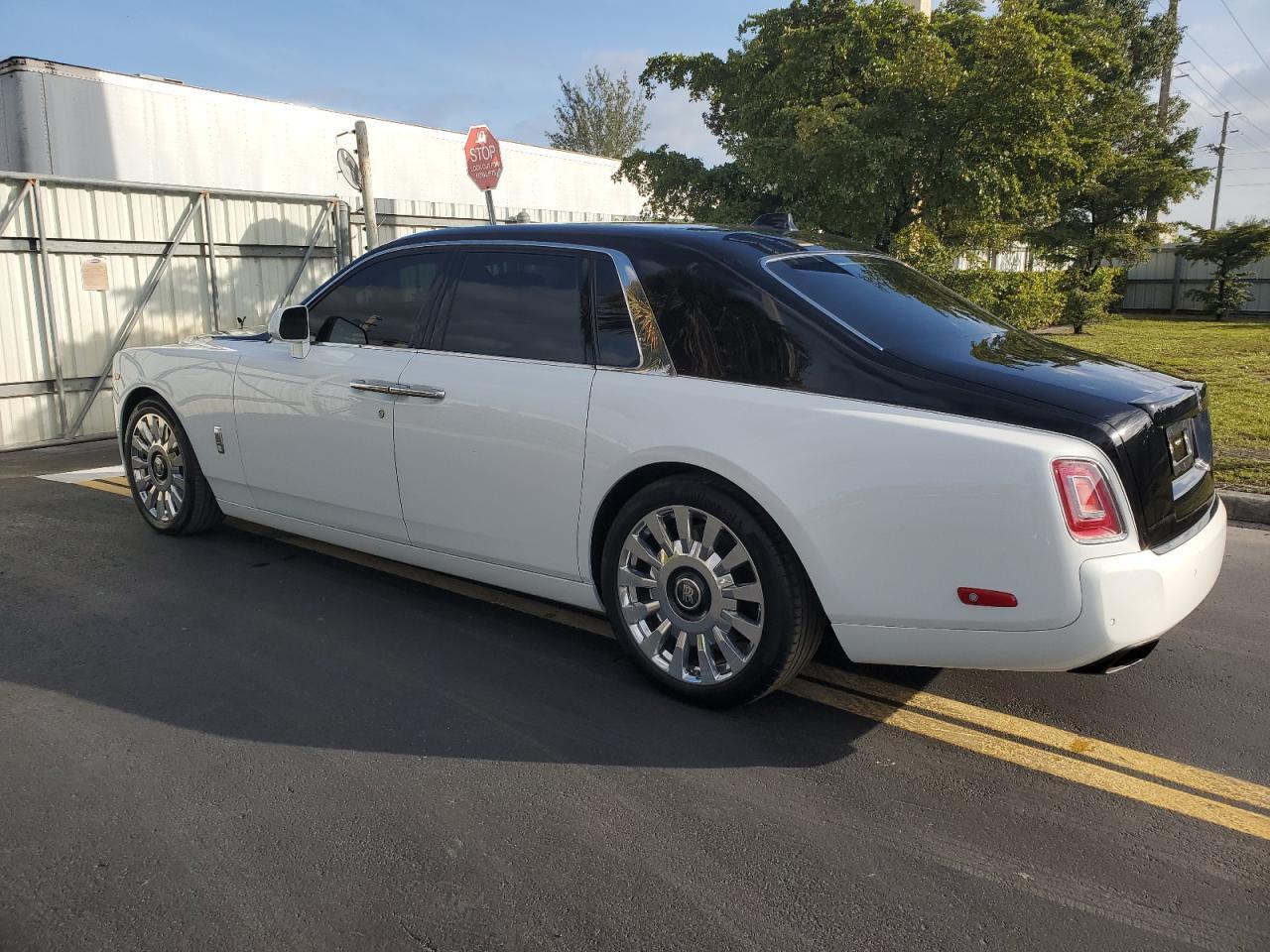 2022 Rolls-Royce Phantom - zdjęcie 2