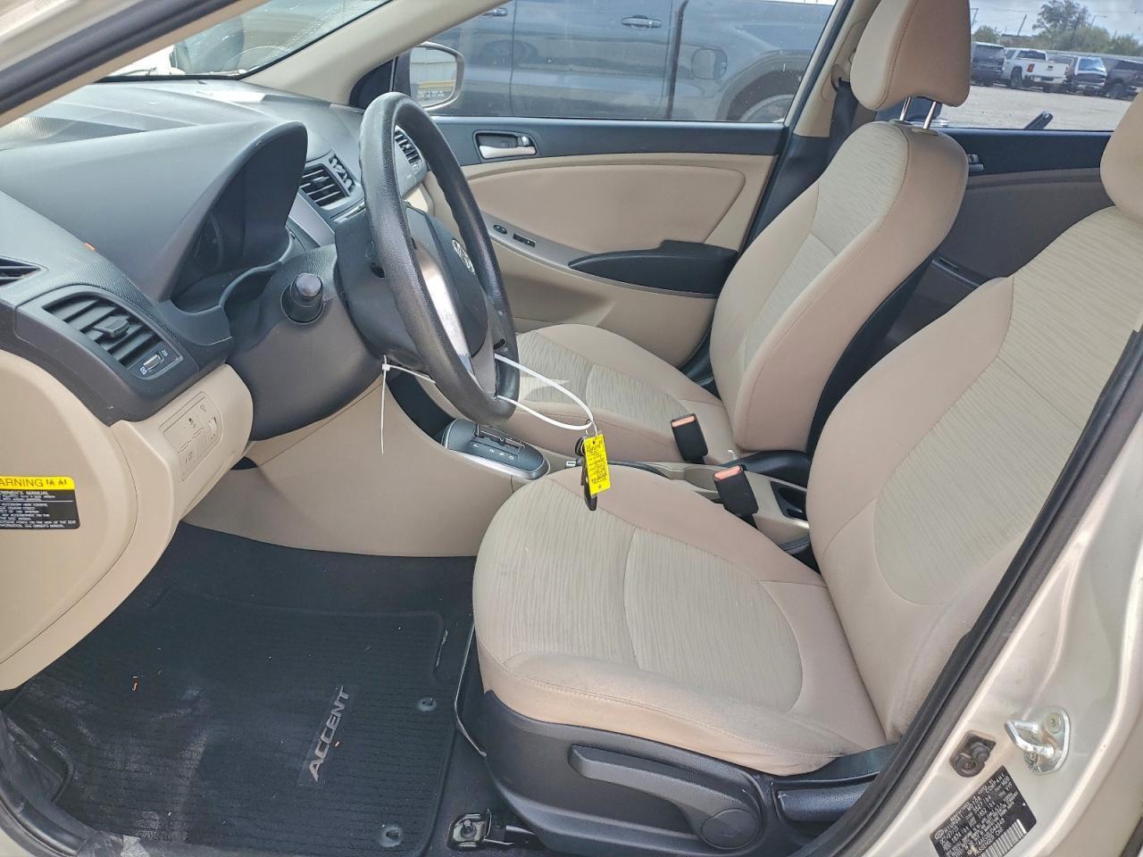 2016 Hyundai Accent - zdjęcie 7