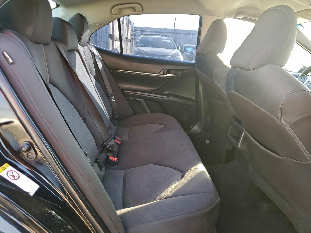 2018 Toyota Camry - zdjęcie 10