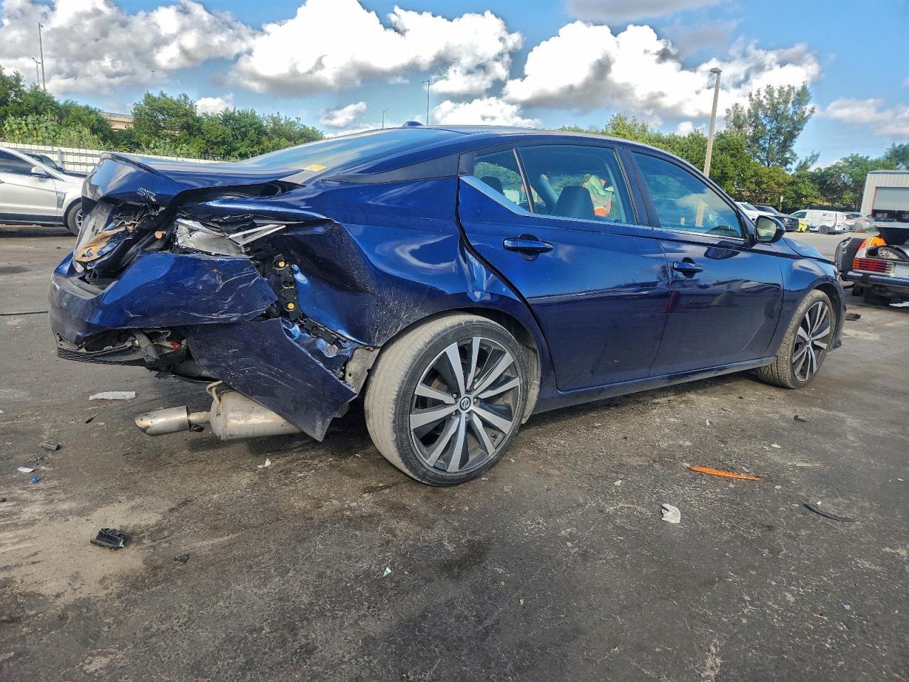 2022 Nissan Altima - zdjęcie 3