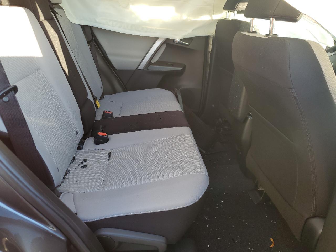 2018 Toyota RAV 4 - zdjęcie 11