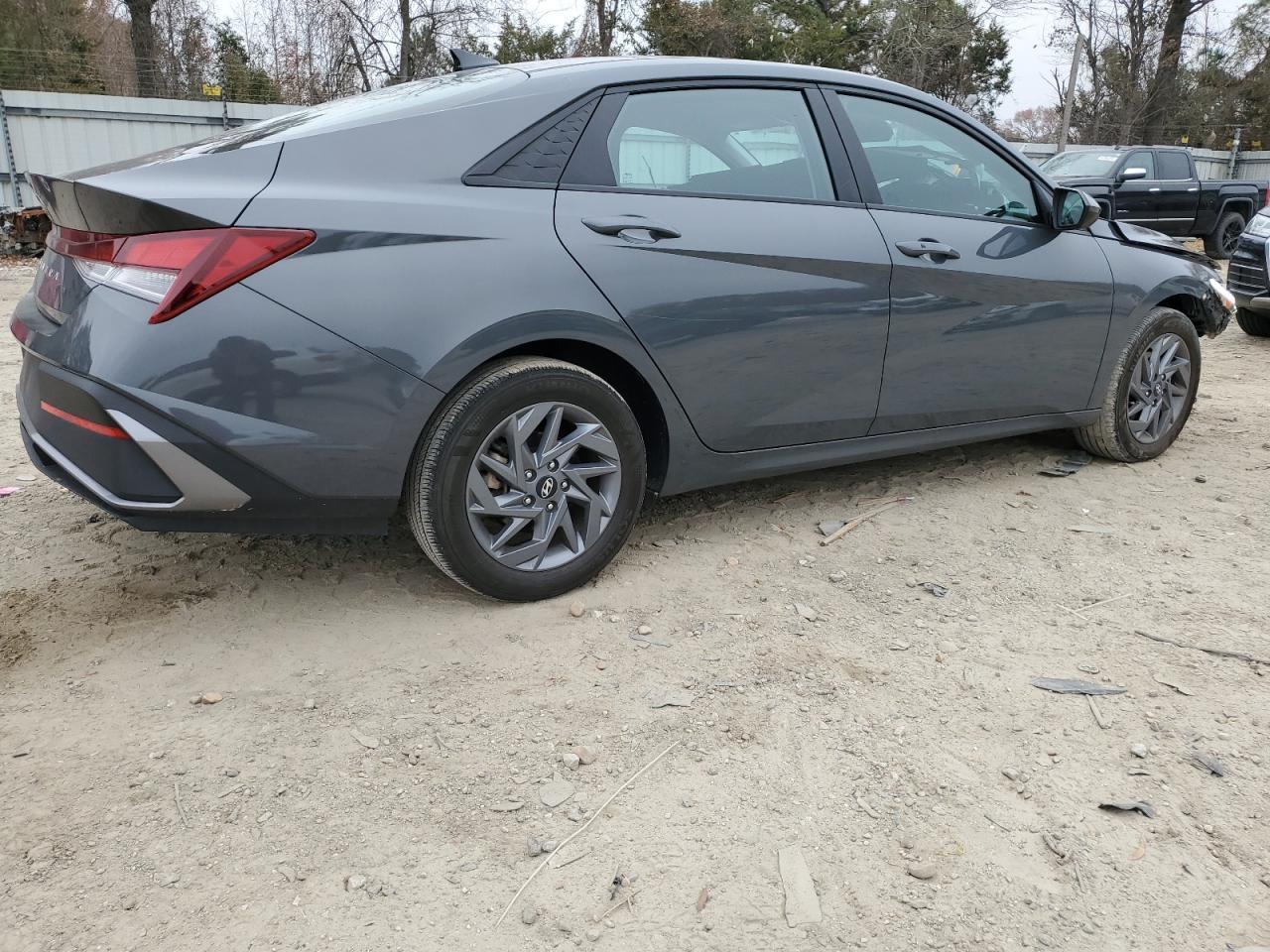 2024 Hyundai Elantra Sel - zdjęcie 3