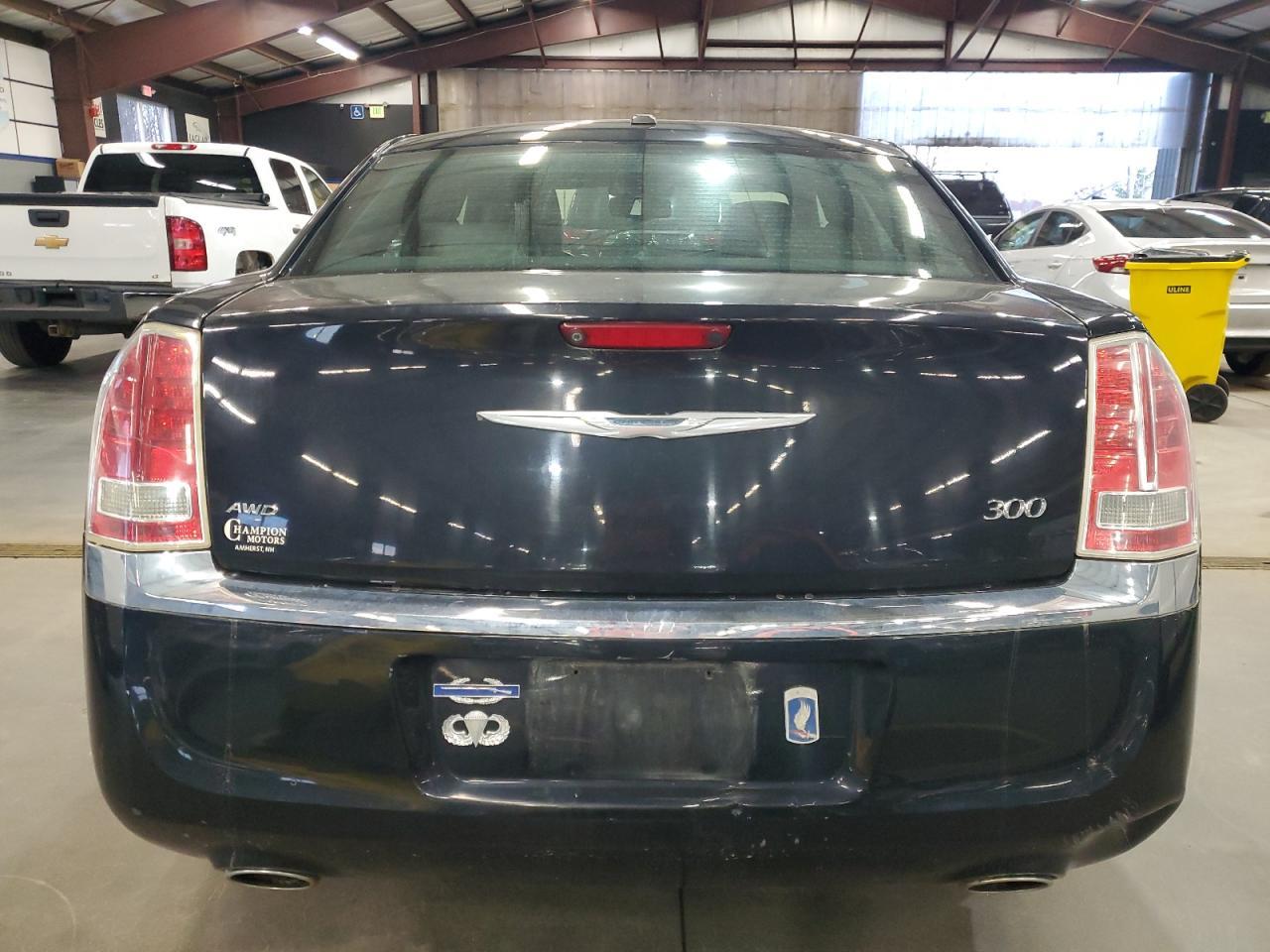 2013 Chrysler 300 - zdjęcie 6