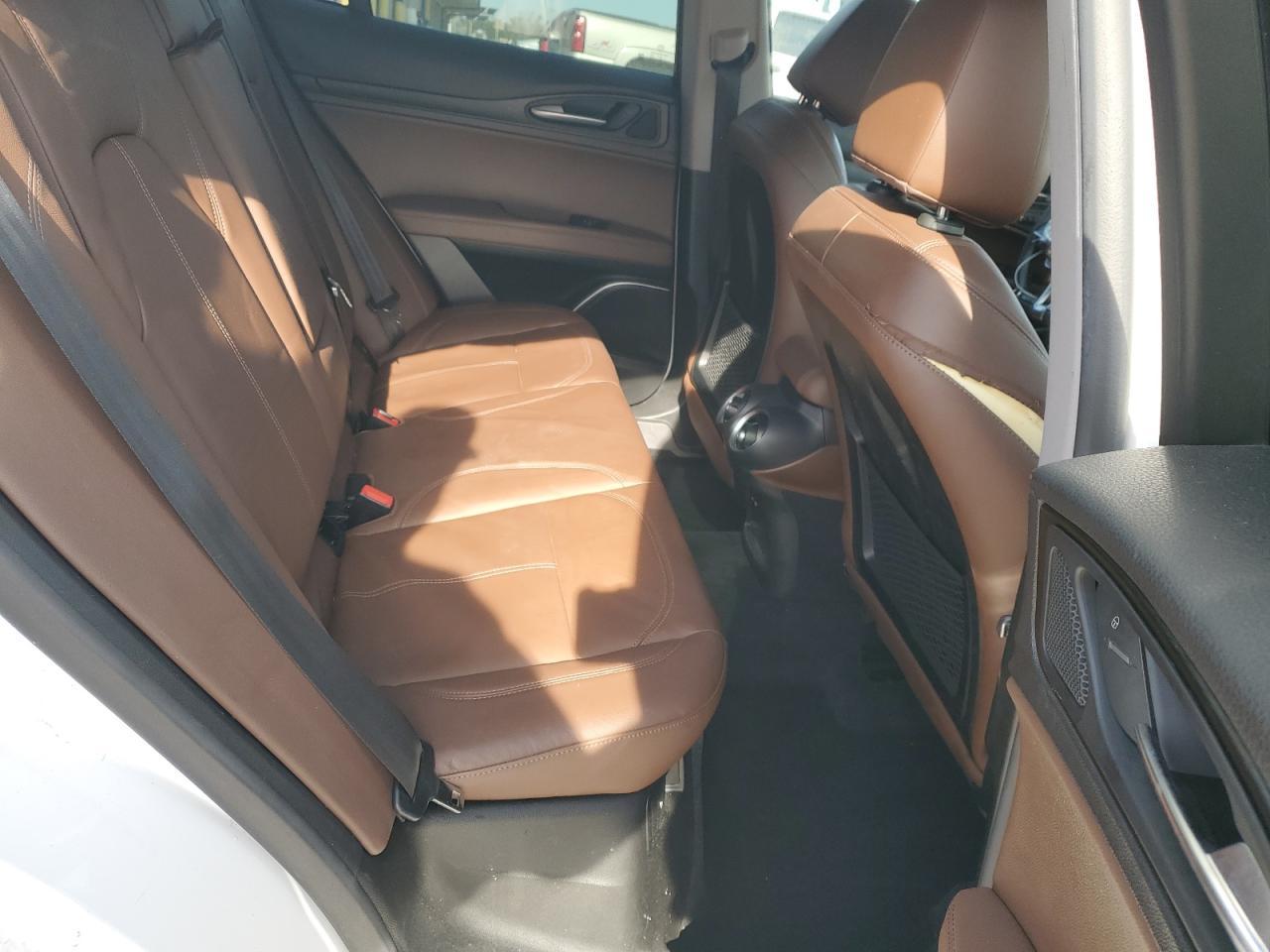 2018 Alfa Romeo Stelvio - zdjęcie 10