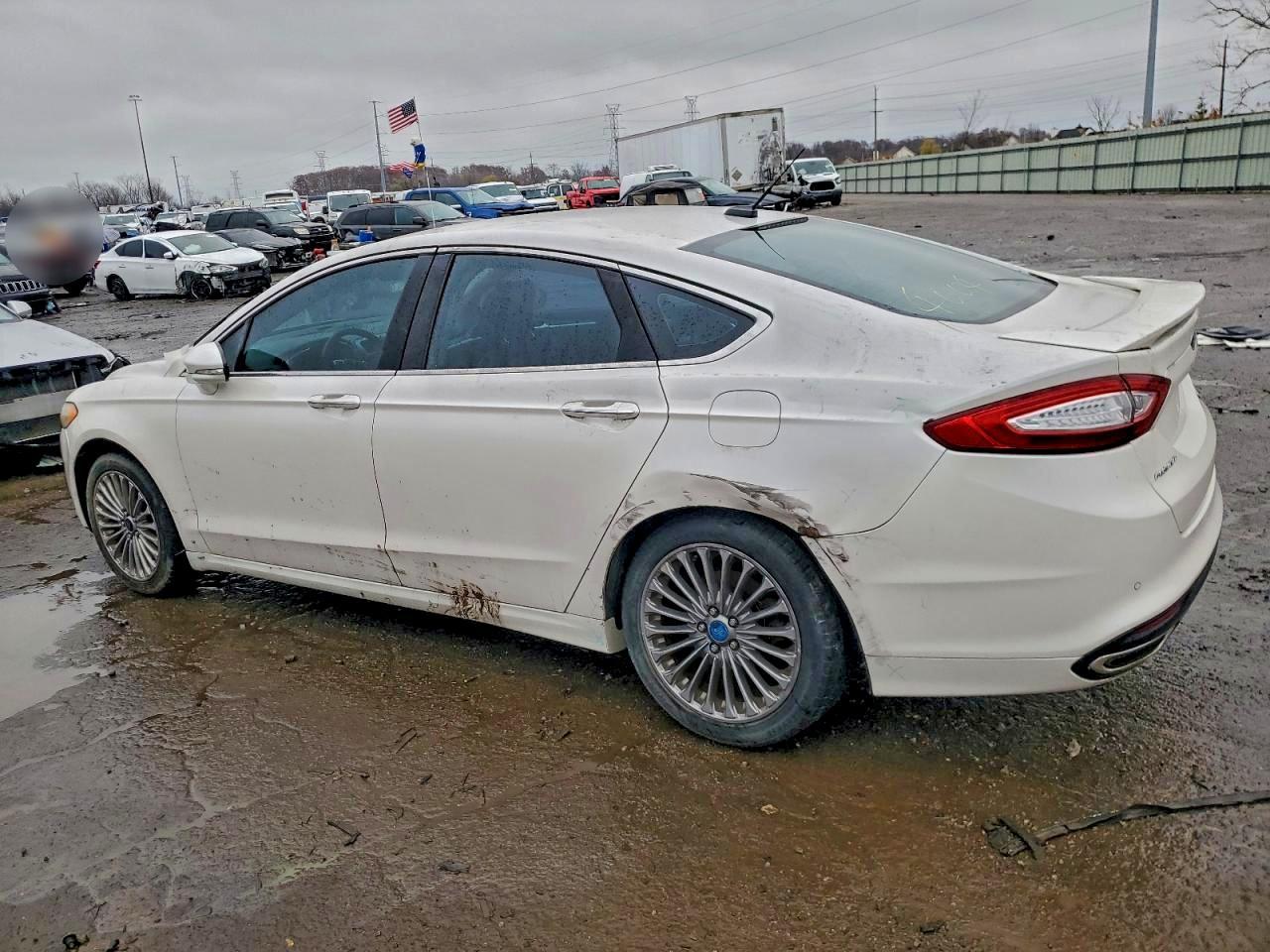 2013 Ford Fusion - zdjęcie 2