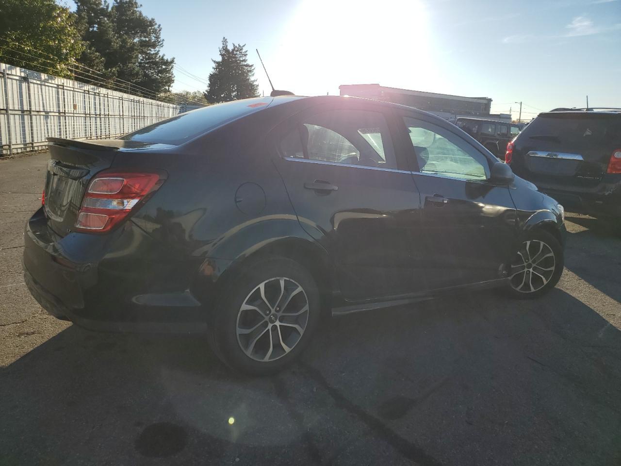 2017 Chevrolet Sonic - zdjęcie 3