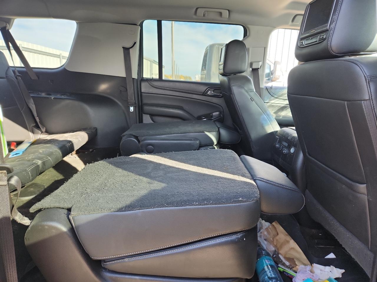 2018 Chevrolet Suburban C1500 Premier - zdjęcie 11