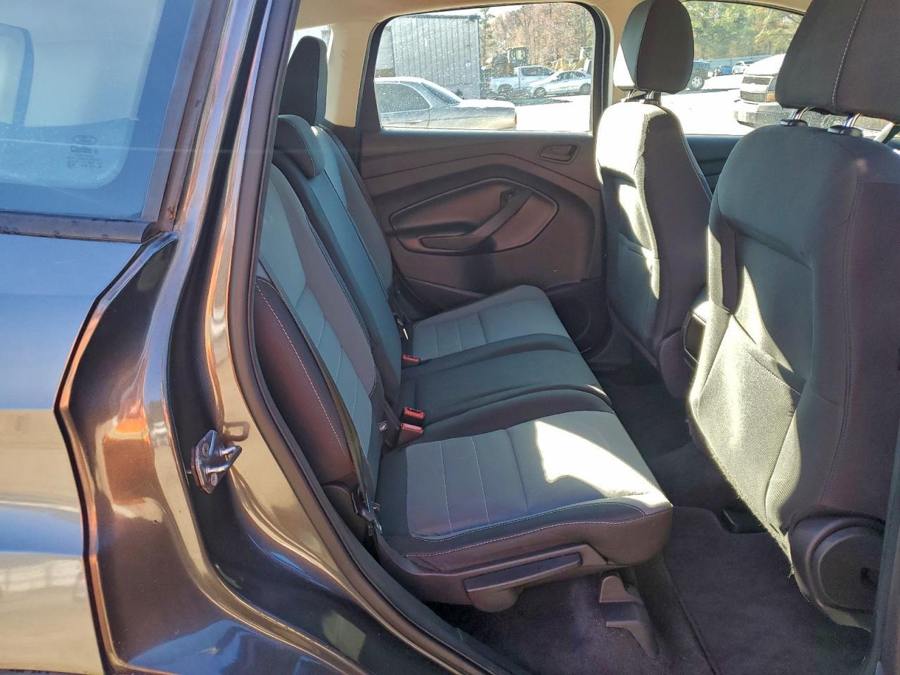 2017 Ford Escape - zdjęcie 11