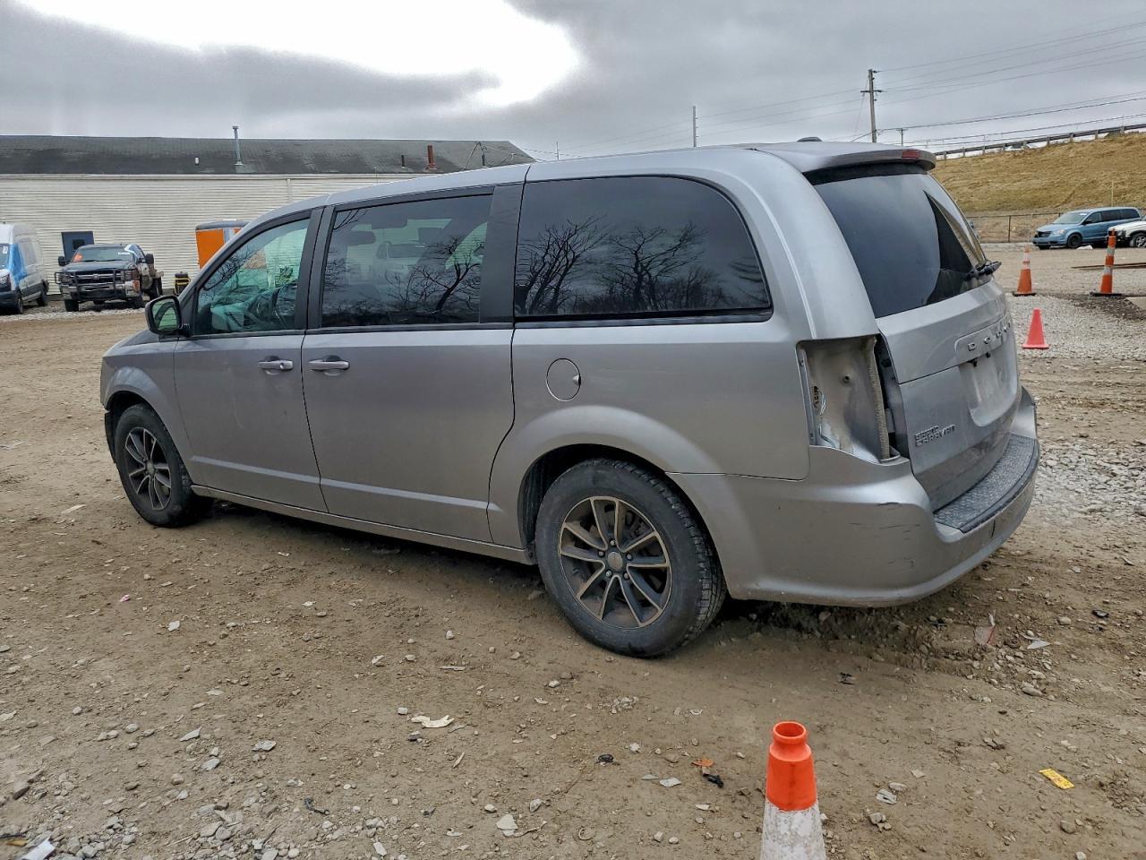 2018 Dodge Caravan - zdjęcie 2