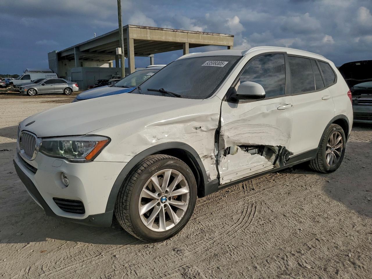 2017 BMW X3 - zdjęcie główne