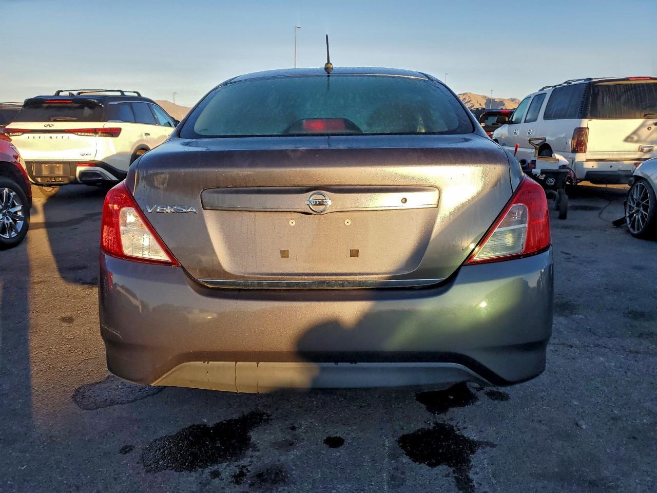 2017 Nissan Versa - zdjęcie 6