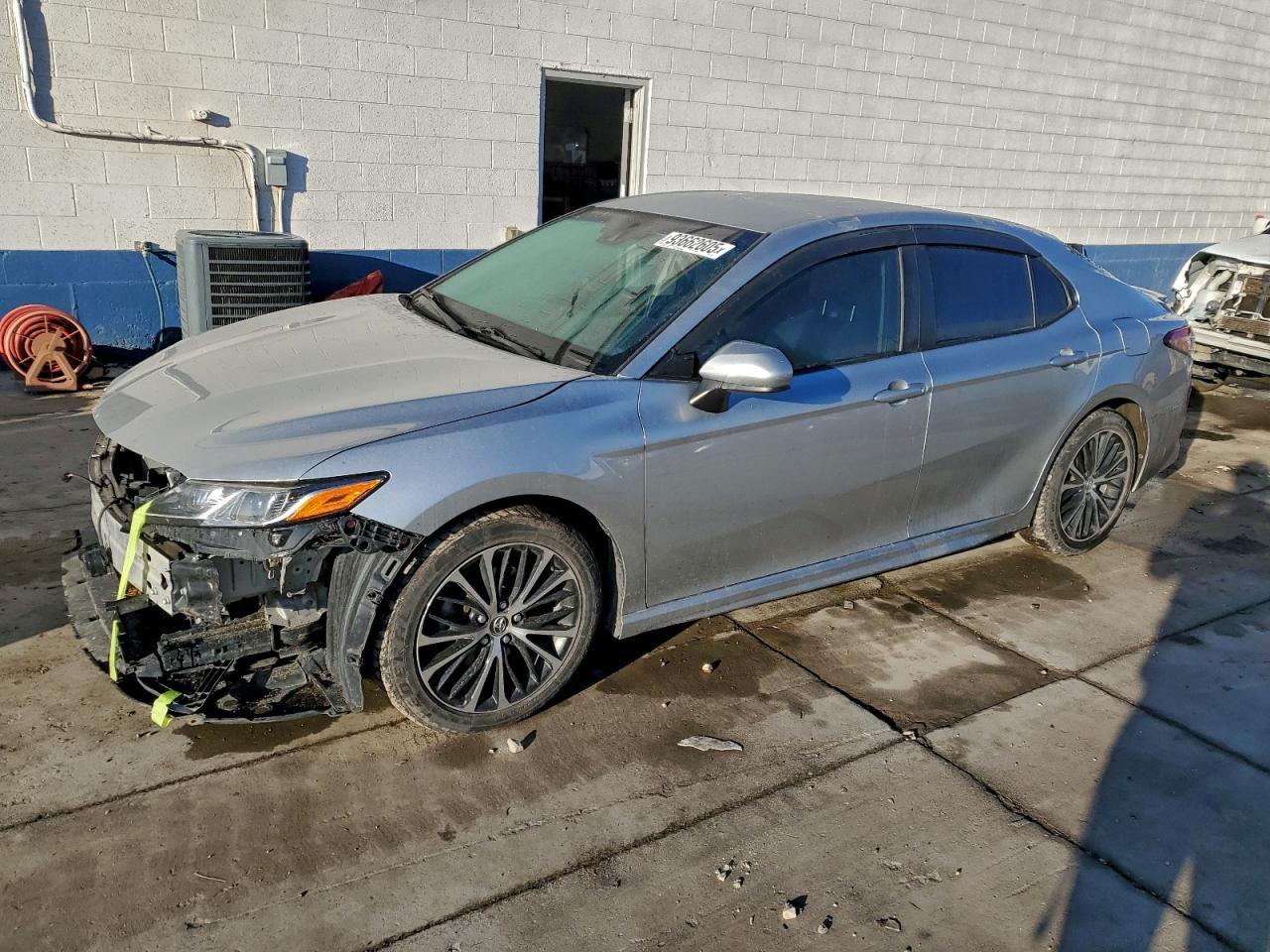 2018 Toyota Camry - zdjęcie główne