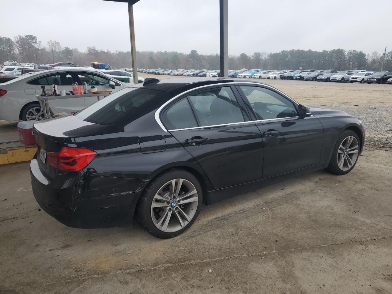 2018 BMW 330 I - zdjęcie 3