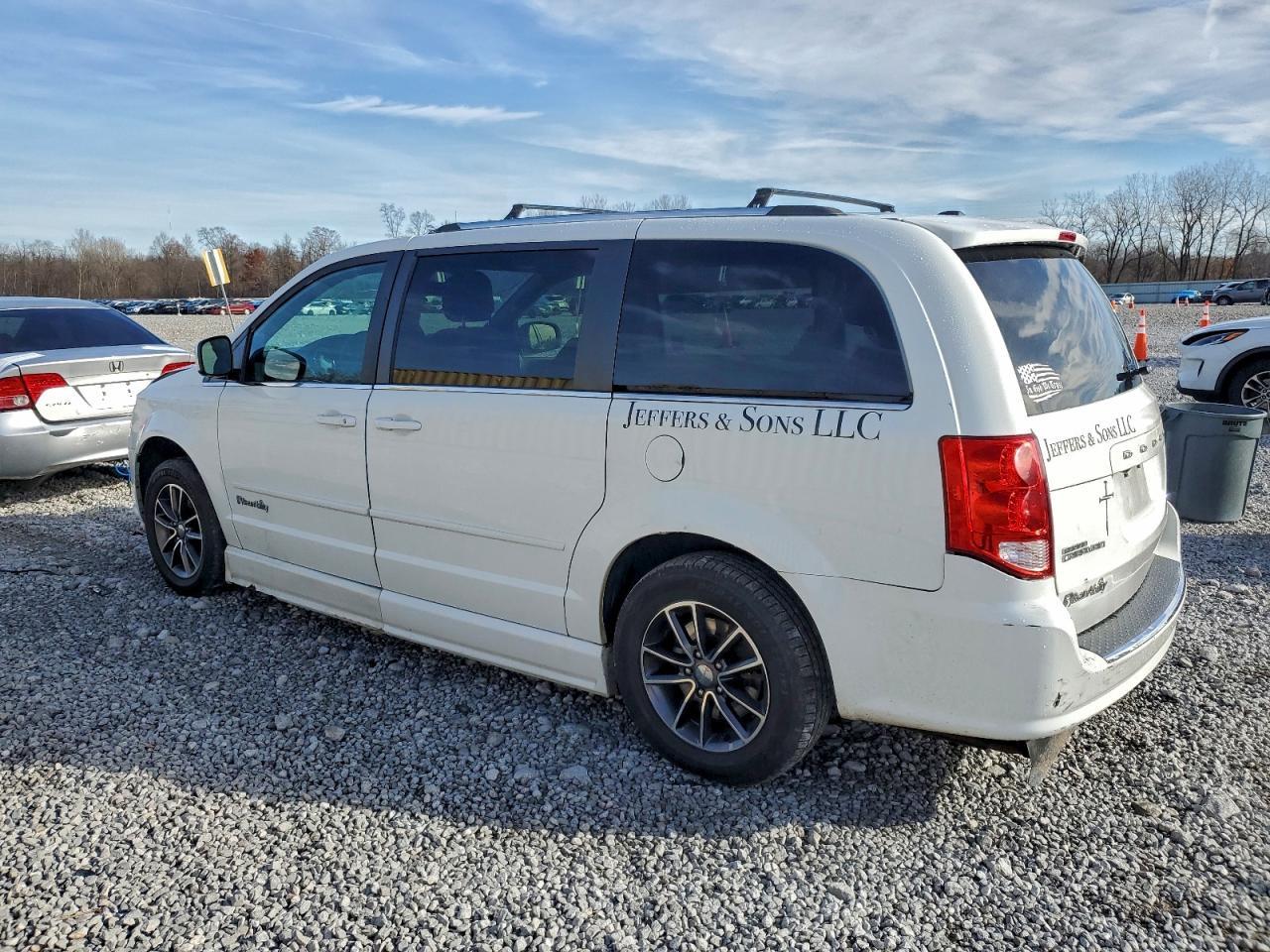 2017 Dodge Grand Caravan Sxt - zdjęcie 2