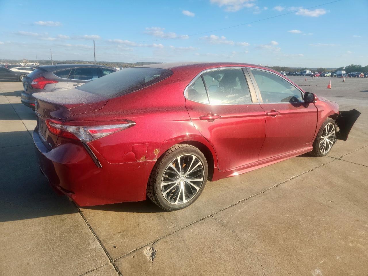 2018 Toyota Camry - zdjęcie 3