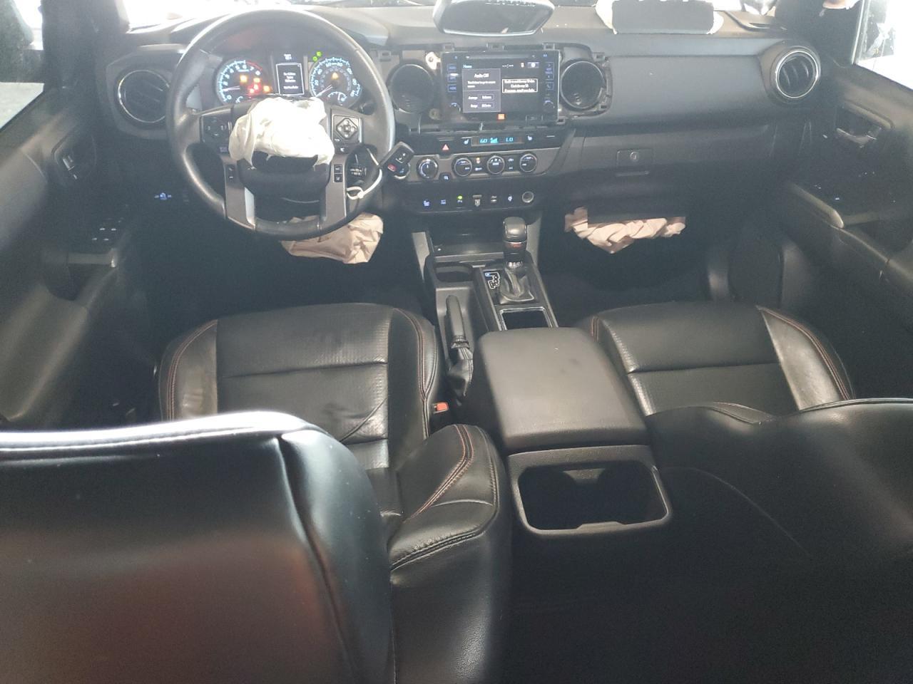 2019 Toyota Tacoma - zdjęcie 8