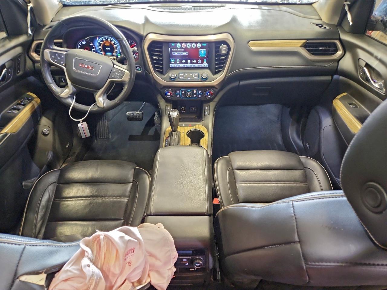 2018 GMC Acadia Denali - zdjęcie 8