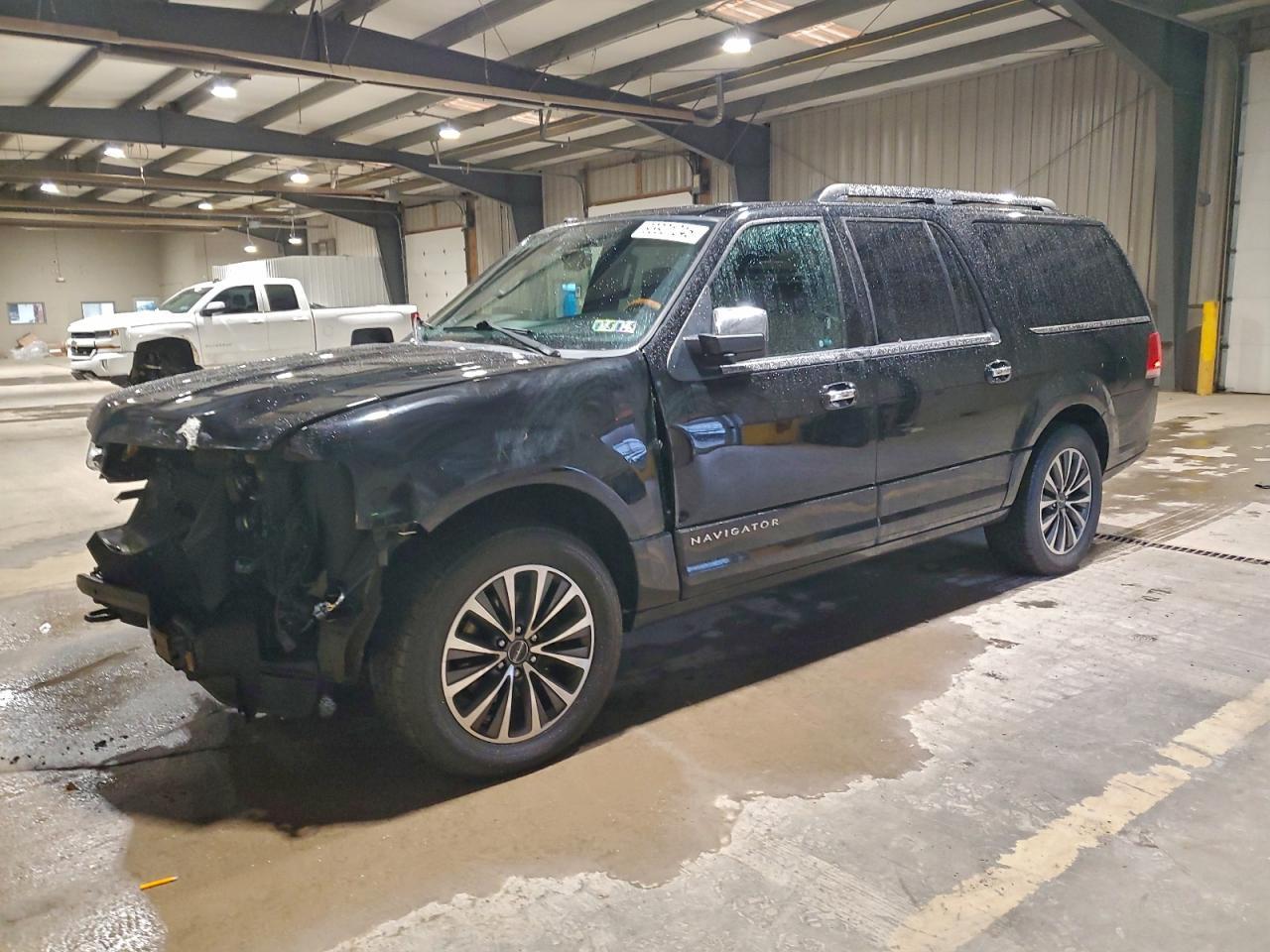 2016 Lincoln Navigator - zdjęcie główne