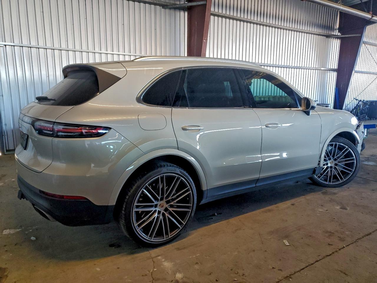 2022 Porsche Cayenne - zdjęcie 3