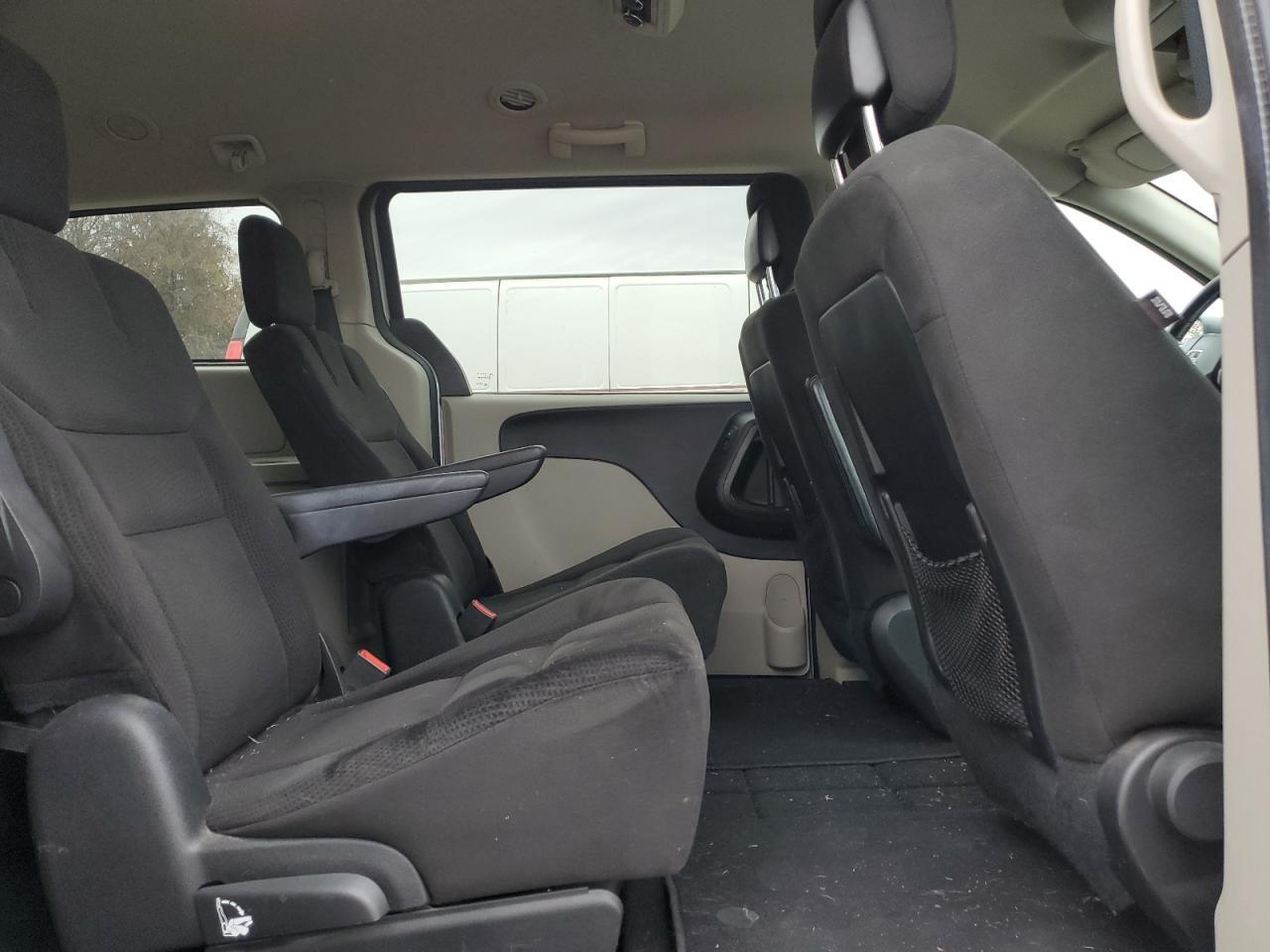 2016 Dodge Caravan - zdjęcie 11