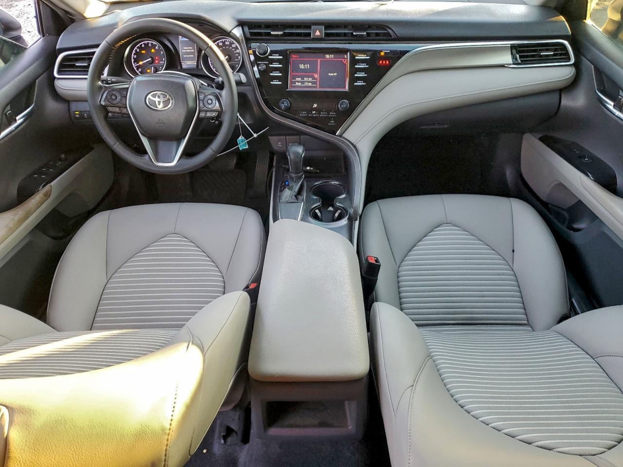 2018 Toyota Camry - zdjęcie 8