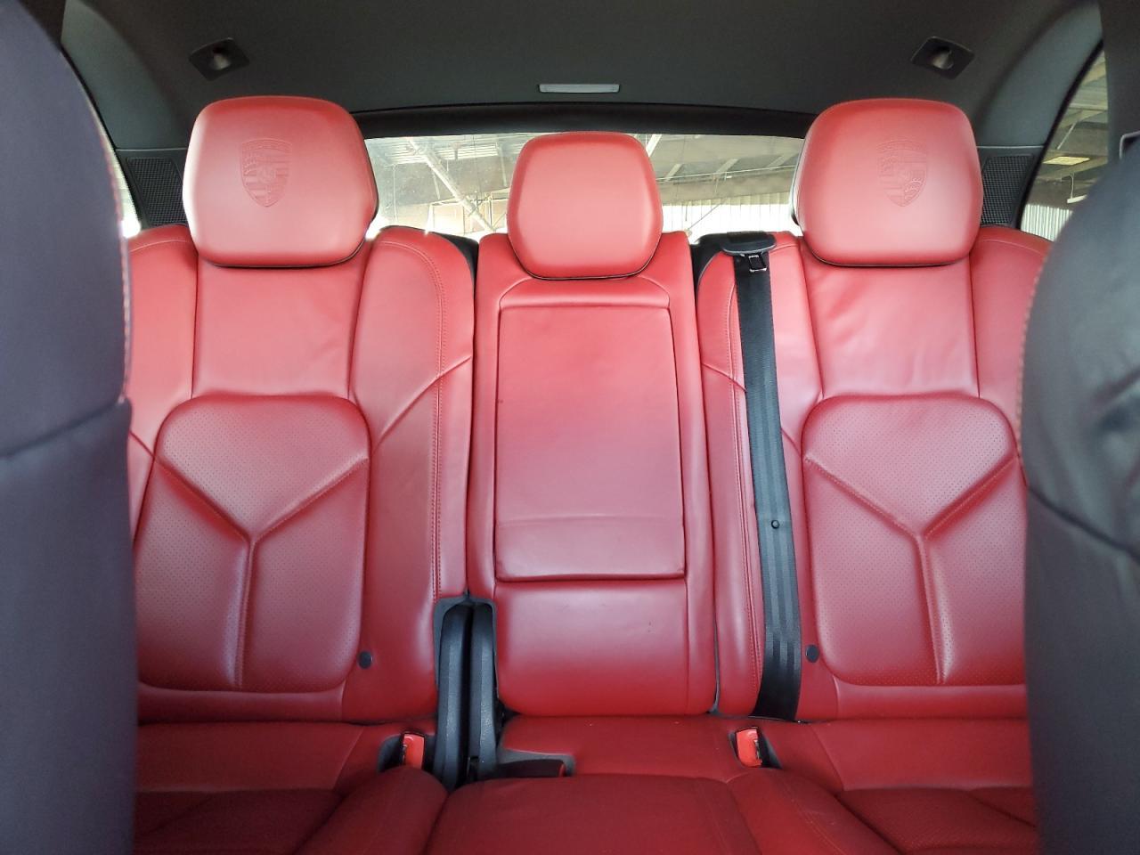 2014 Porsche Cayenne - zdjęcie 10