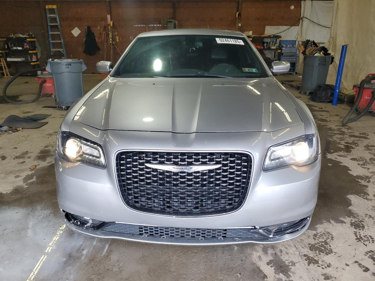 2016 Chrysler 300 - zdjęcie 5