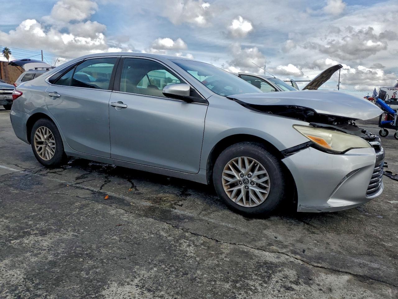 2016 Toyota Camry - zdjęcie 4