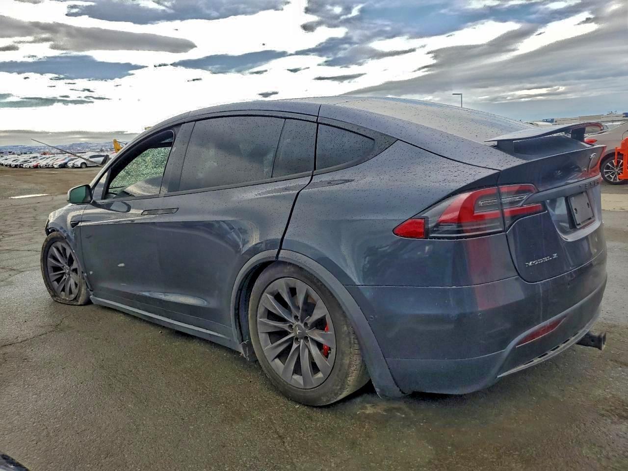 2018 Tesla Model X - zdjęcie 2