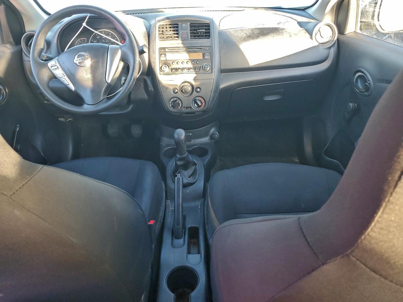 2017 Nissan Versa - zdjęcie 8