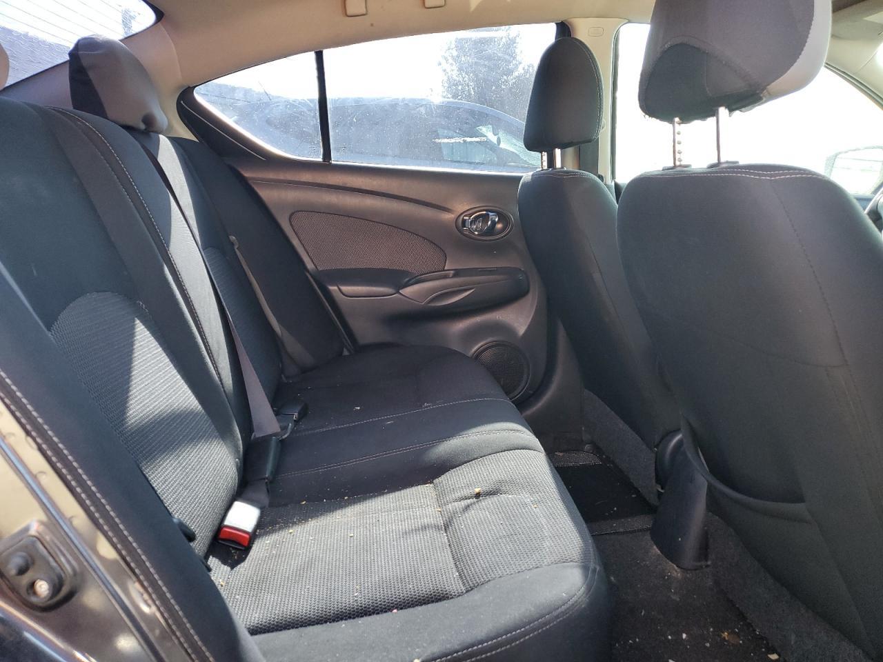 2015 Nissan Versa - zdjęcie 10