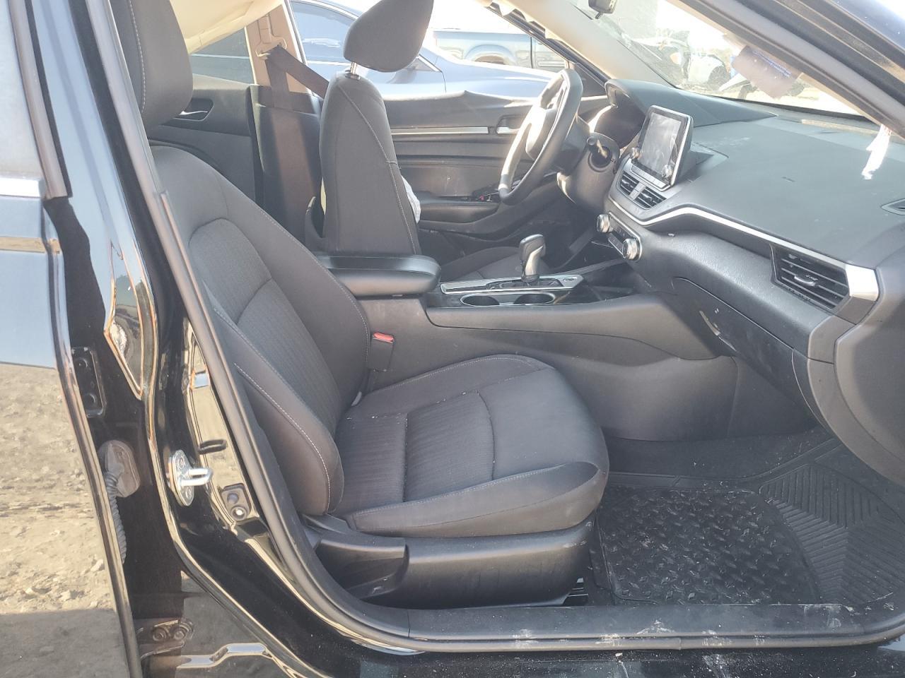 2021 Nissan Altima - zdjęcie 7