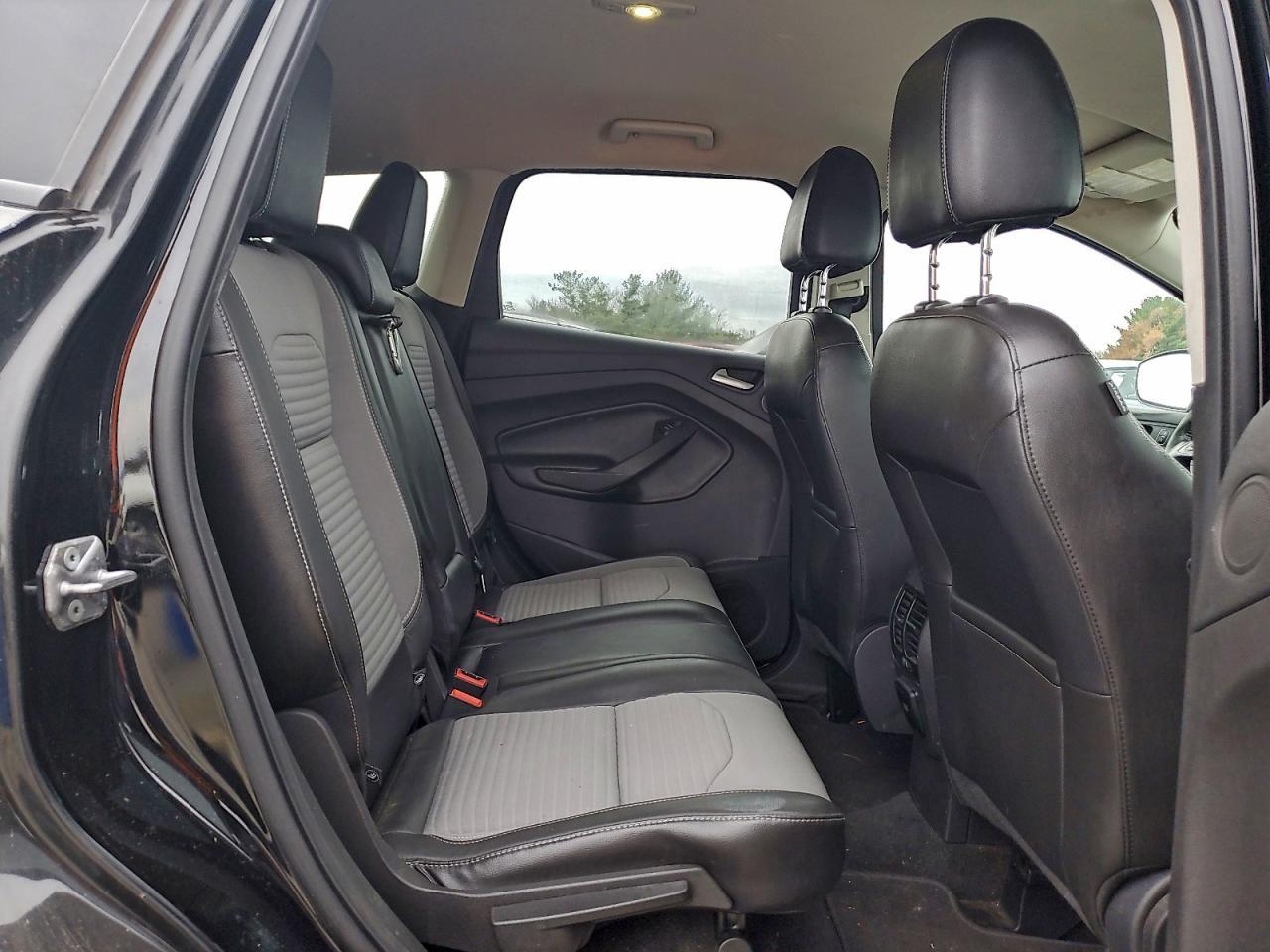 2017 Ford Escape - zdjęcie 11