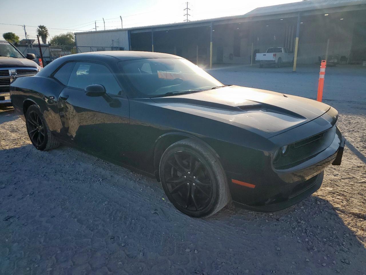 2016 Dodge Challenger Sxt - zdjęcie 4