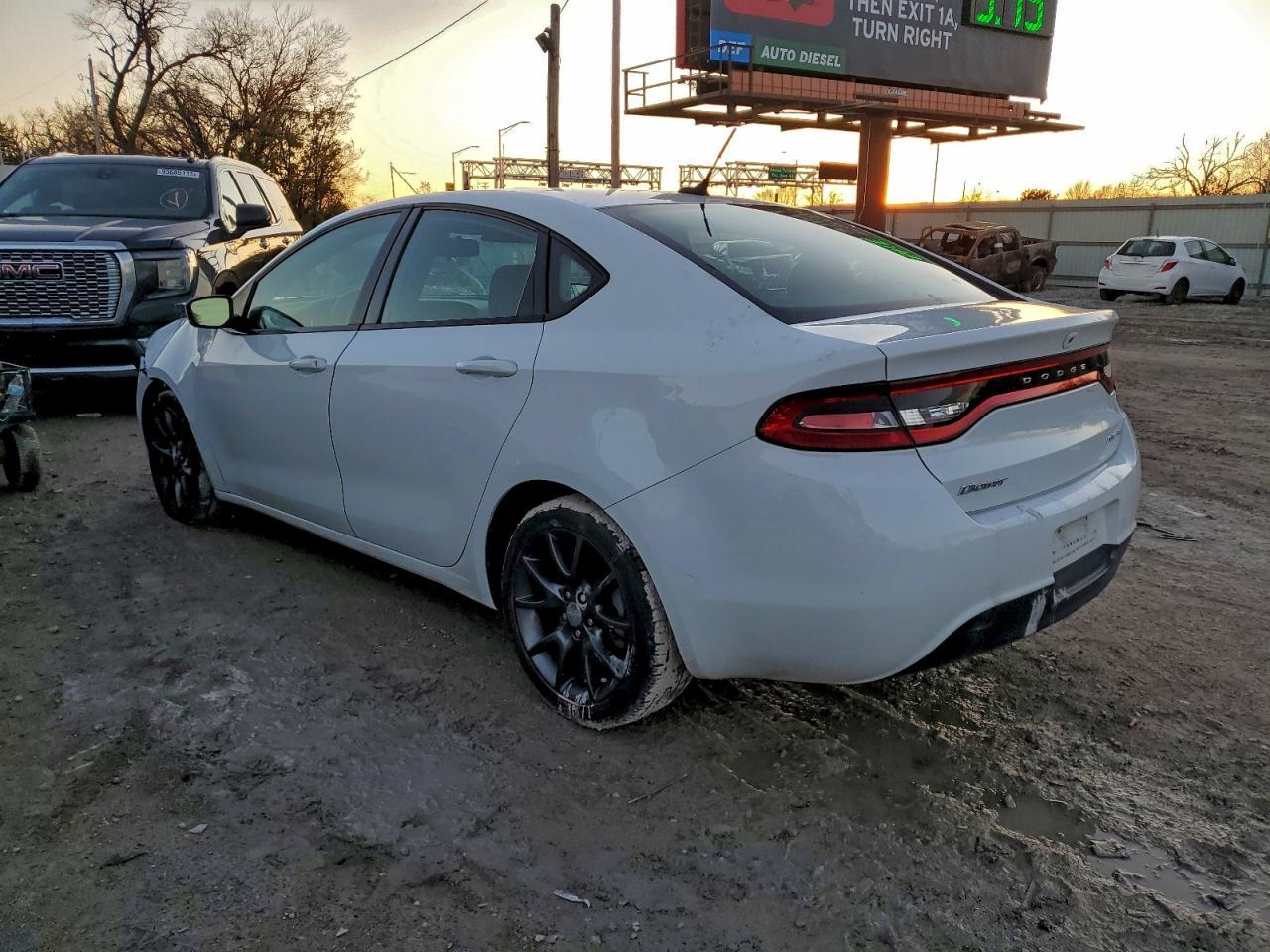2016 Dodge Dart Sxt Sport - zdjęcie 2