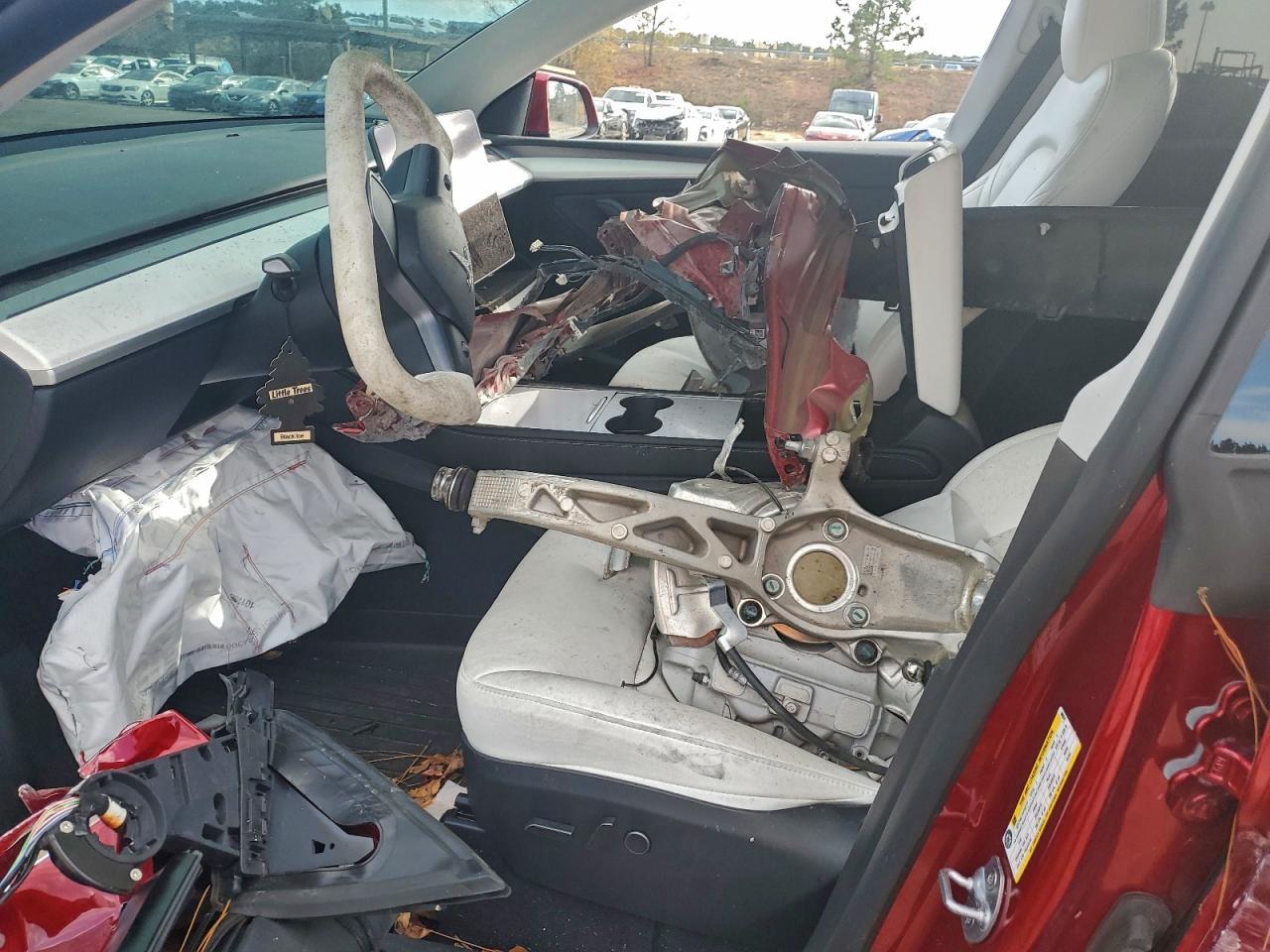 2024 Tesla Model Y - zdjęcie 7