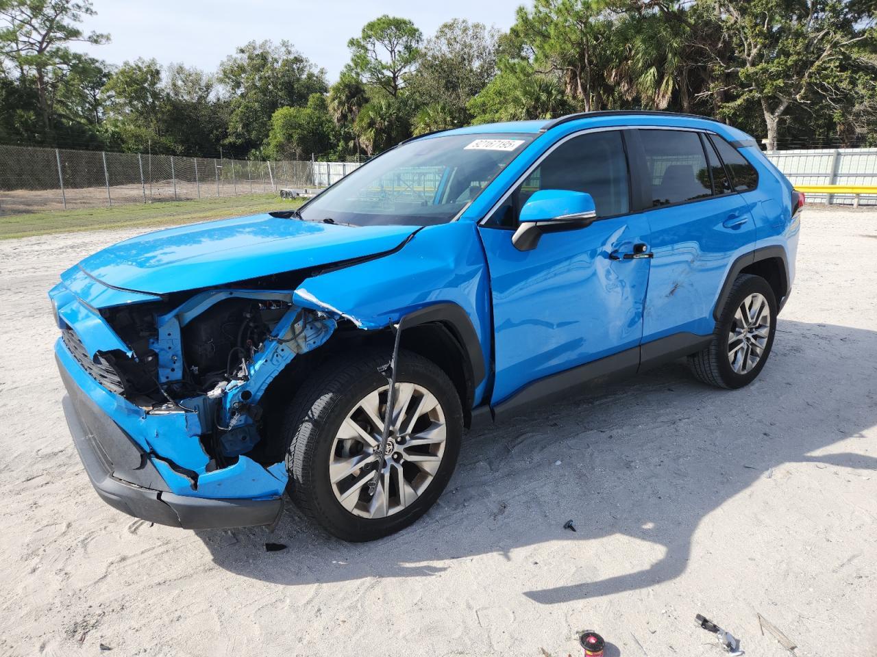 2021 Toyota RAV 4 - zdjęcie główne