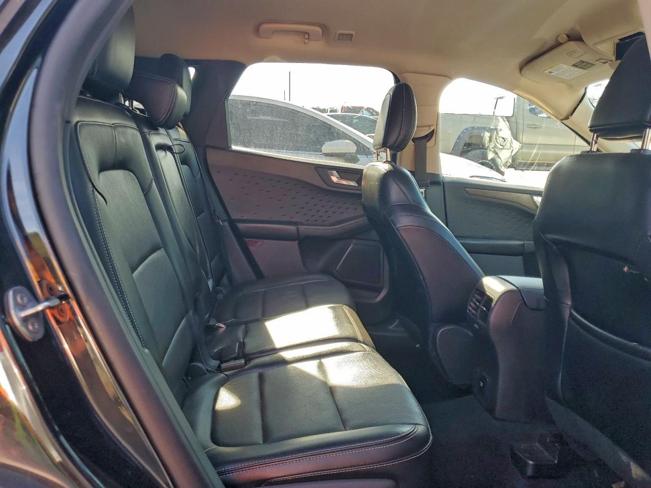 2020 Ford Escape - zdjęcie 10