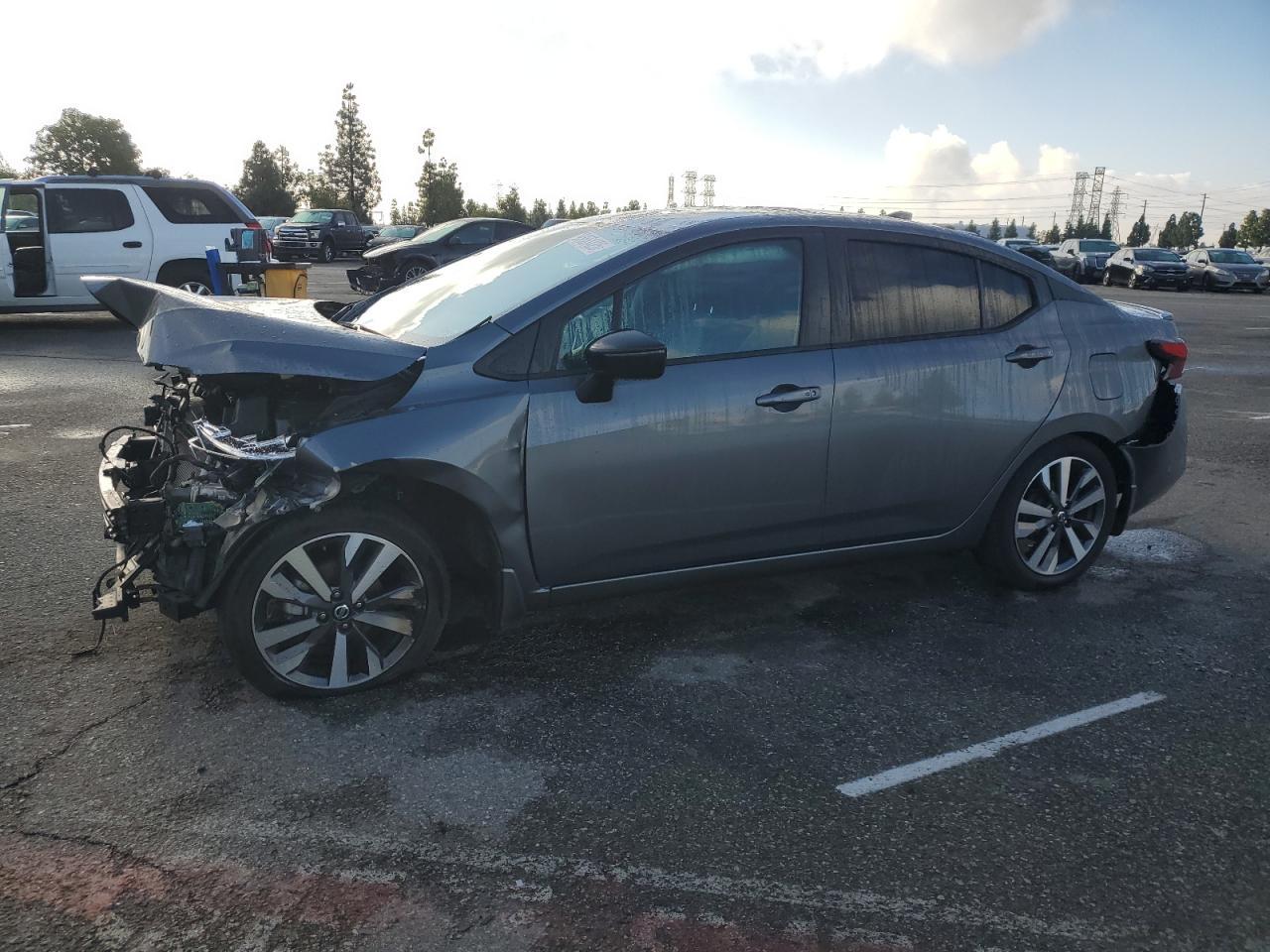 2020 Nissan Versa - zdjęcie główne
