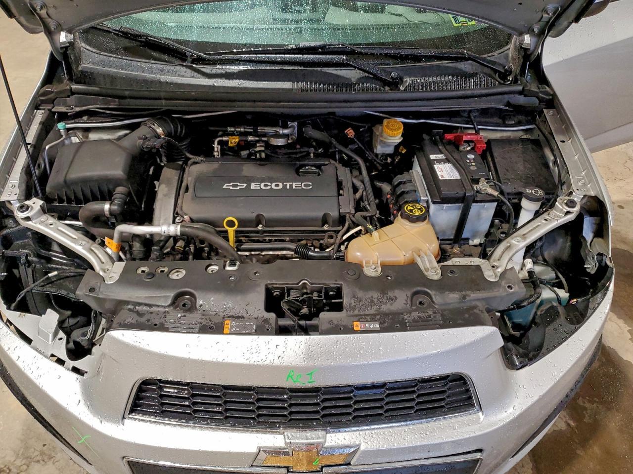 2013 Chevrolet Sonic - zdjęcie 11