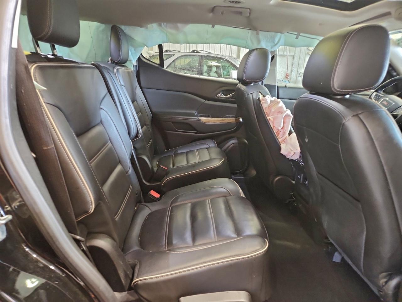 2018 GMC Acadia Denali - zdjęcie 11