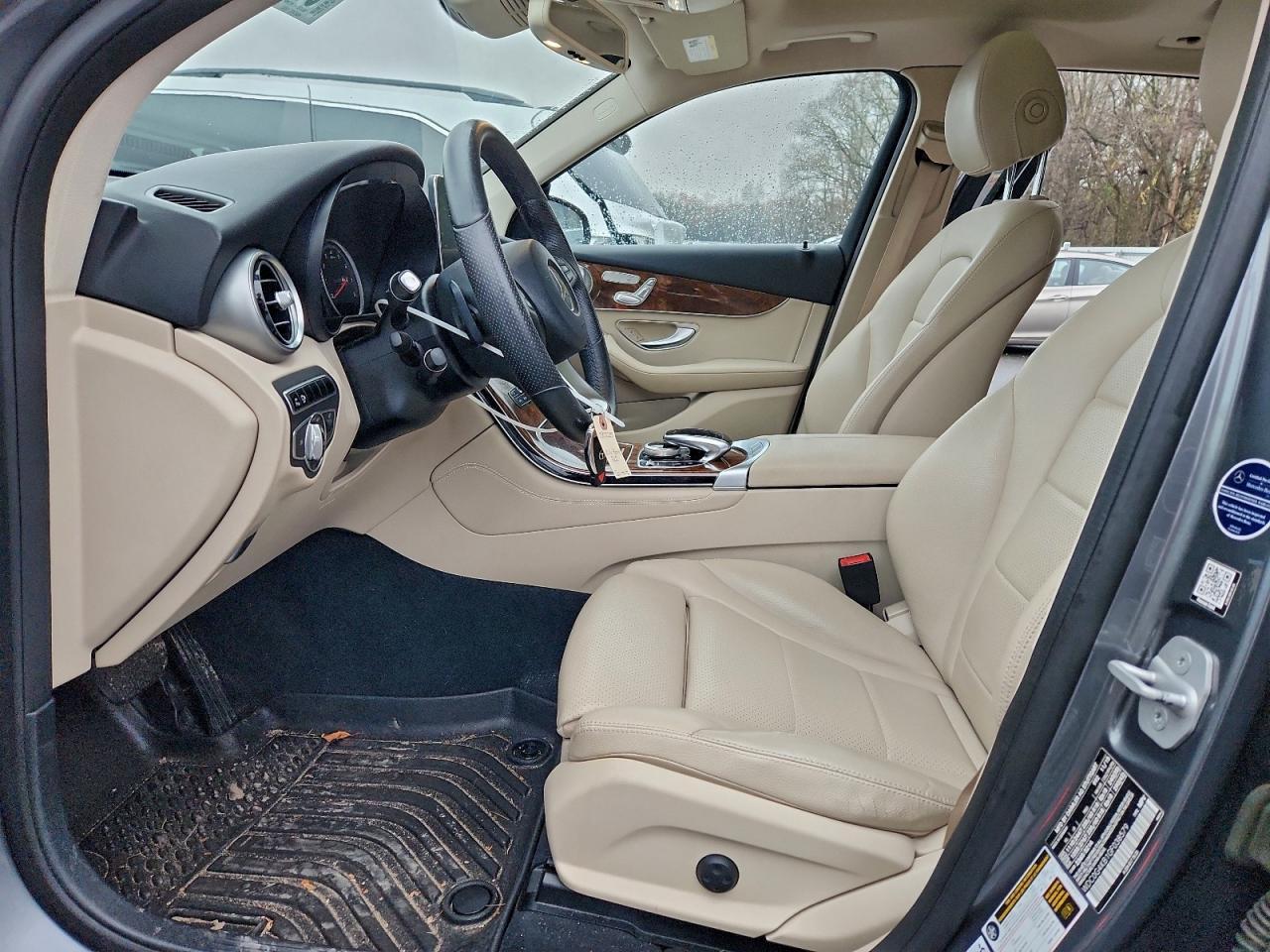 2016 Mercedes-Benz GLC - zdjęcie 7