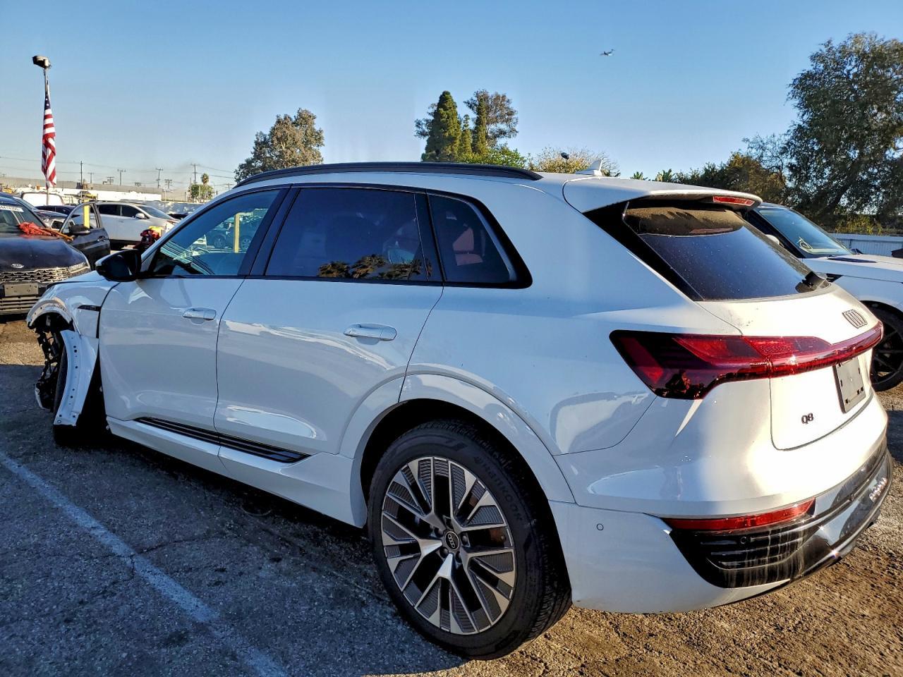 2024 Audi Q8 E-Tron Prestige - zdjęcie 2