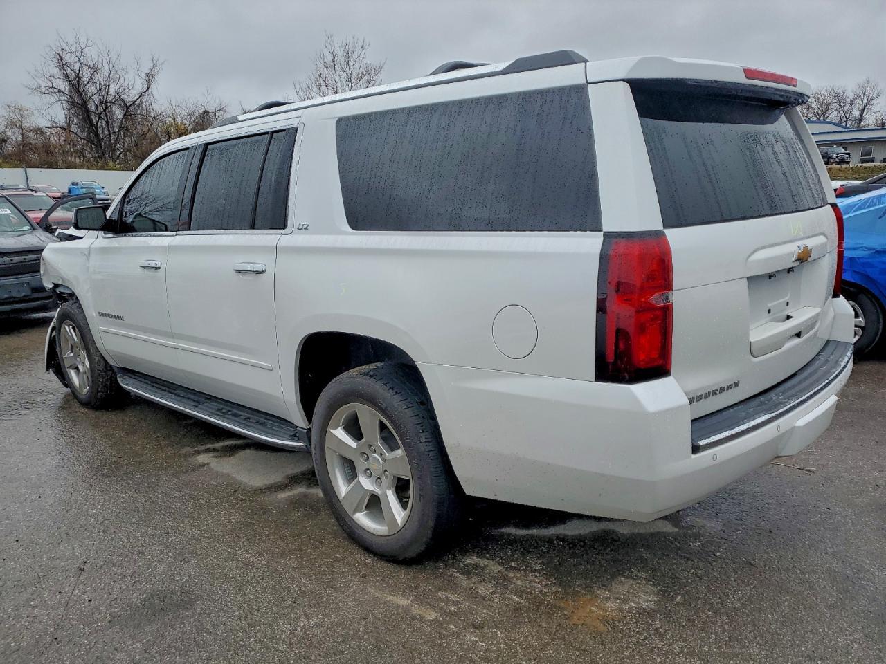 2016 Chevrolet Suburban K1500 Ltz - zdjęcie 2