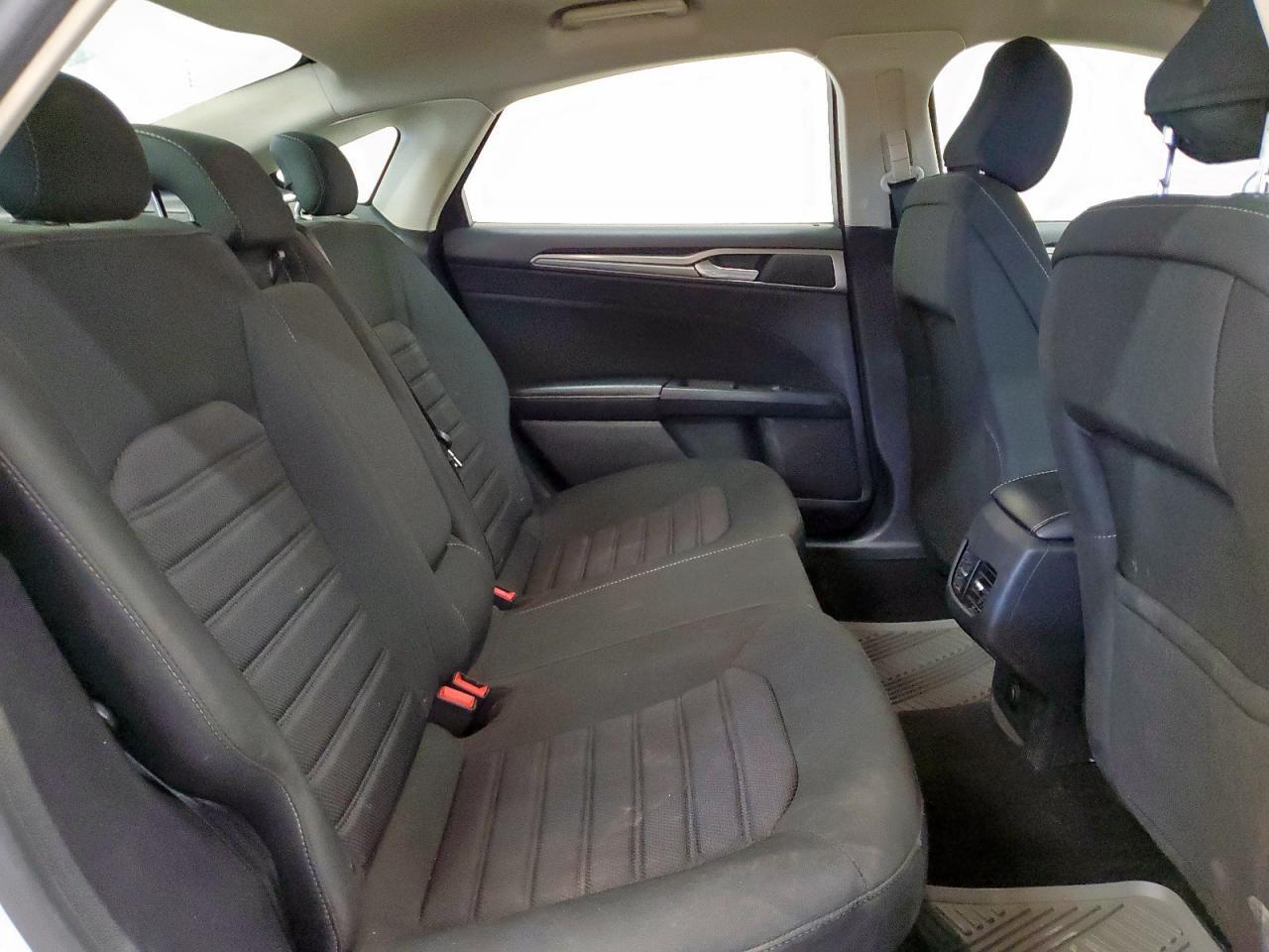 2020 Ford Fusion Se - zdjęcie 10