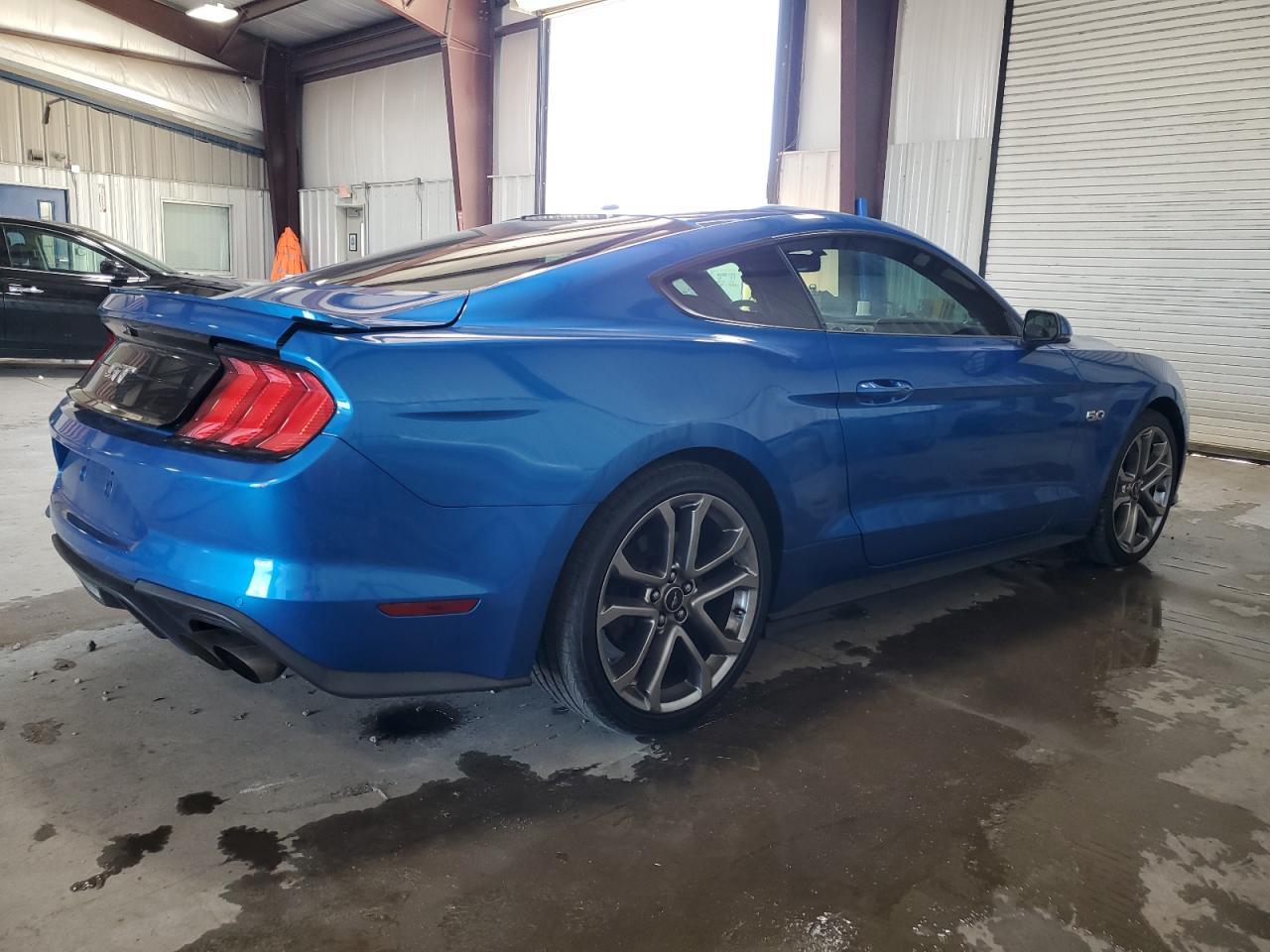 2019 Ford Mustang - zdjęcie 3