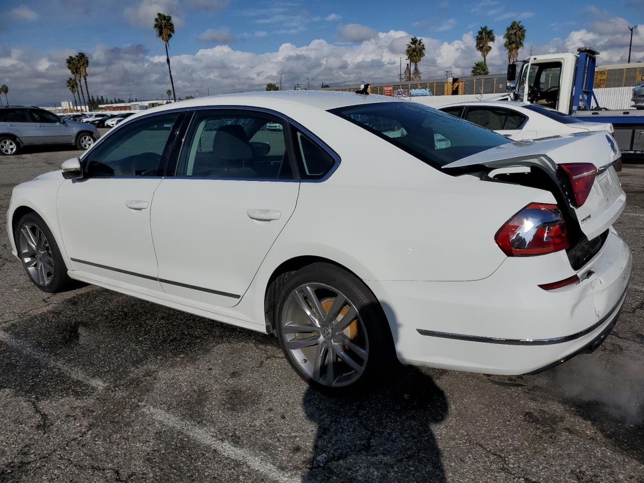 2016 Volkswagen Passat - zdjęcie 2