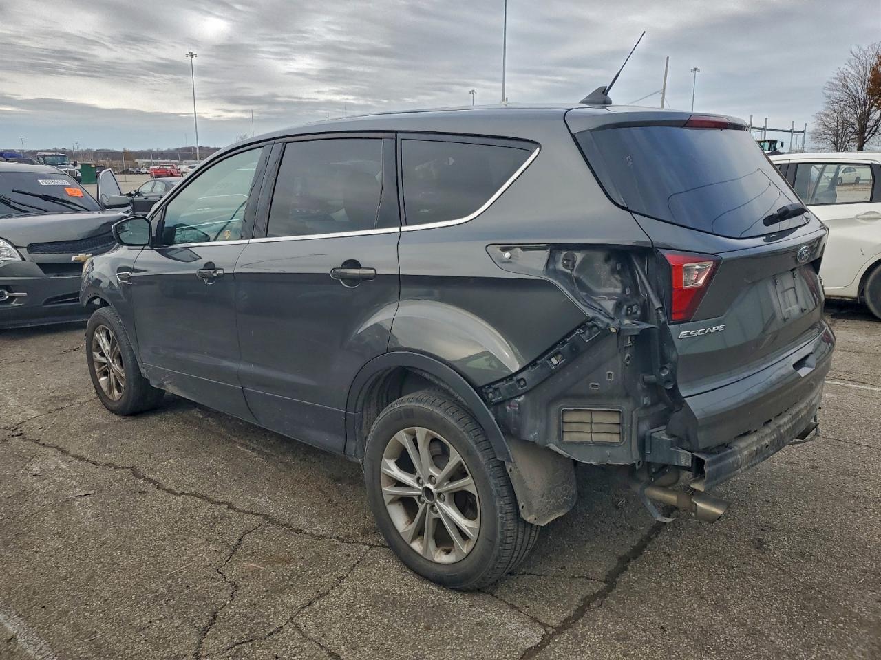 2019 Ford Escape - zdjęcie 2
