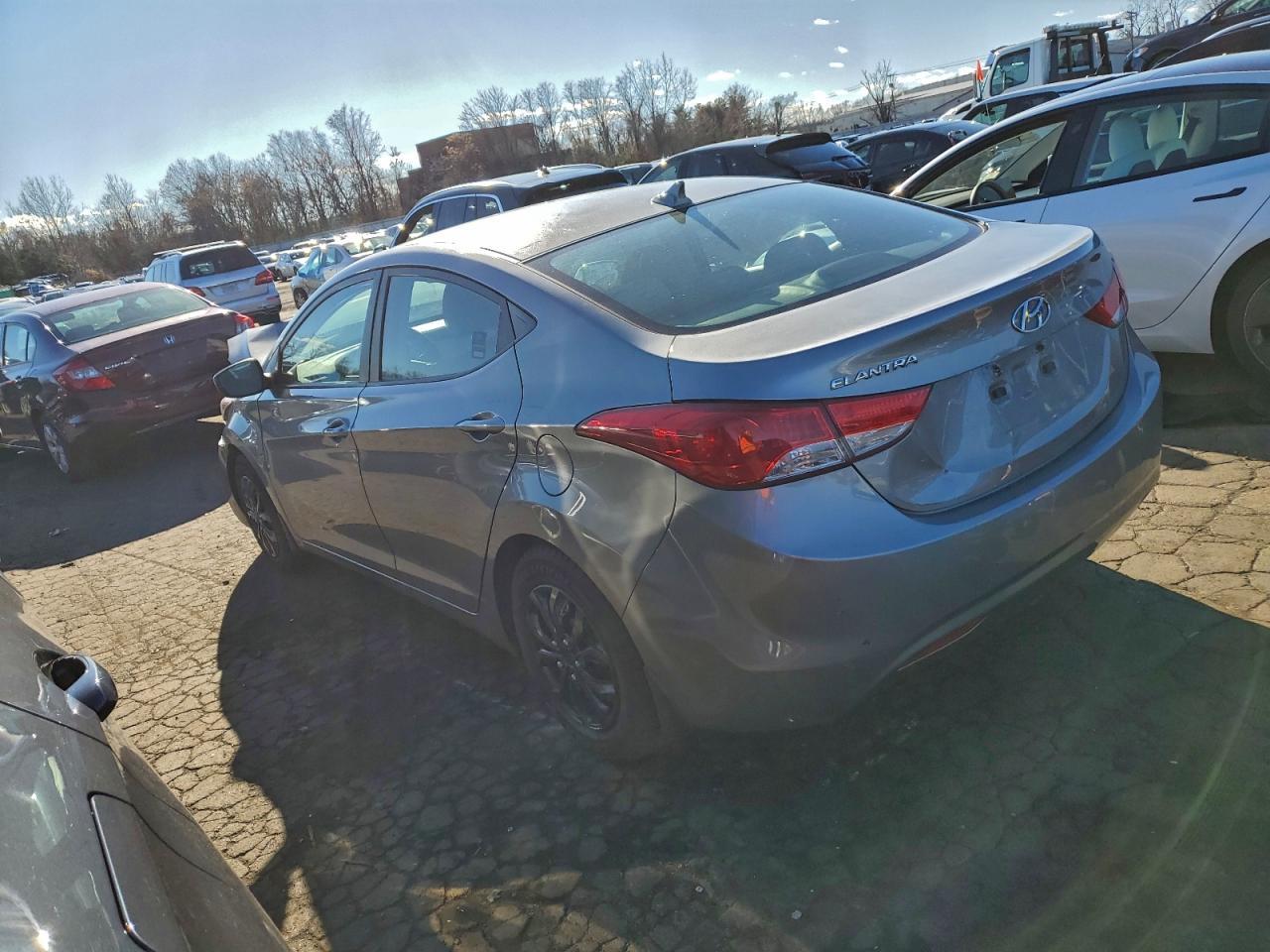 2013 Hyundai Elantra - zdjęcie 2
